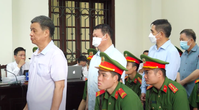 Cựu Bí thư Tỉnh ủy Lào Cai hầu tòa vụ khai thác 1,5 triệu tấn quặng lậu- Ảnh 1. Cựu Bí thư Tỉnh ủy Lào Cai hầu tòa vụ khai thác 1,5 triệu tấn quặng lậu- Ảnh 1.