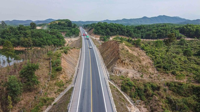 Cao tốc Cam Lộ - La Sơn đoạn đi qua địa phận tỉnh Thừa Thiên-Huế