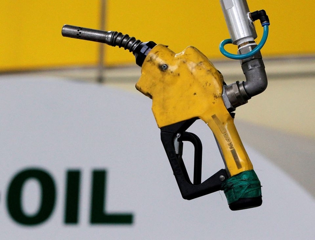 Giá dầu giảm nhẹ, gần như đi ngang trong phiên giao dịch sáng nay