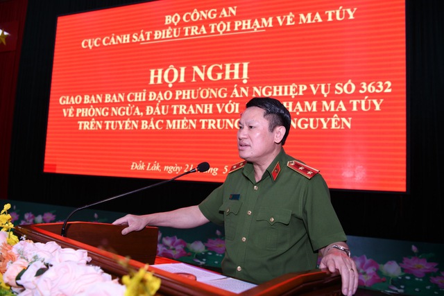 Trung tướng Nguyễn Văn Viện chủ trì hội nghị