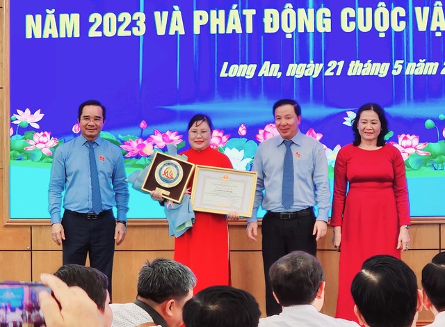 Tác giả Nguyễn Thị Như Ngọc nhận giải I sau năm đầu tiên triển khai cuộc vận động