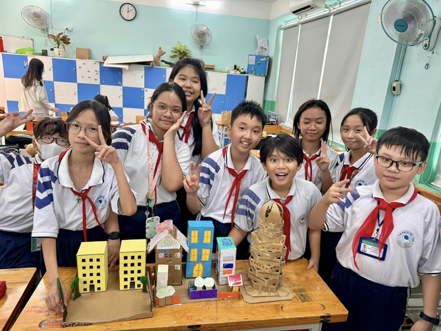 Học sinh lớp 6 Trường THCS Nguyễn Du (Q.1) năm học 2023-2024. Năm học mới trường này sẽ tuyển 300 học sinh lớp 6.