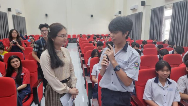 Học sinh Minh Khôi, lớp 10A9 chia sẻ về việc làm của mình