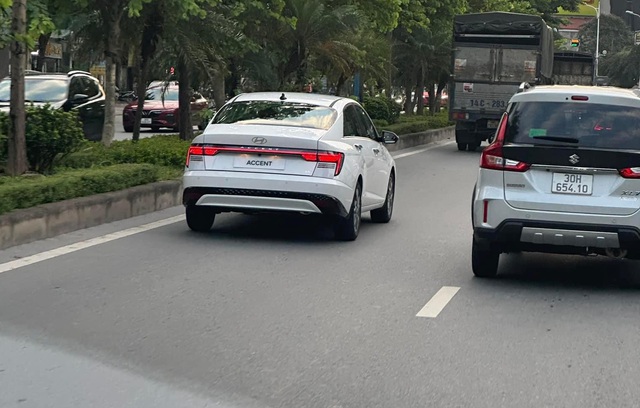 Hyundai Accent 2024 đã lăn bánh trên đường phố Việt Nam