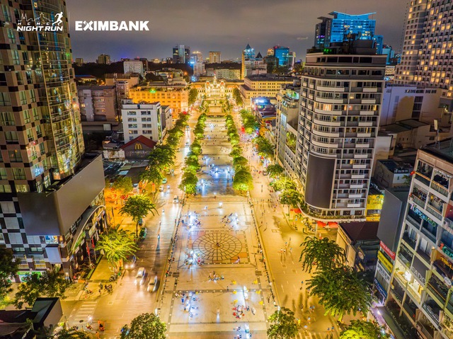 Bảo hiểm AAA đồng hành cùng giải chạy Ho Chi Minh City Night Run Eximbank 2024 - Ảnh 2.