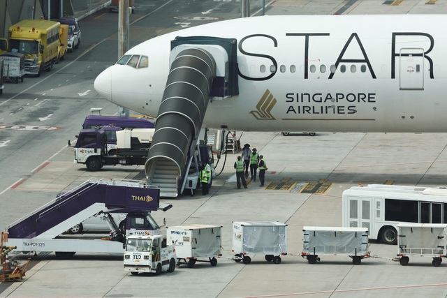 Chiếc máy bay của Hãng hàng không Singapore Airlines phải hạ cánh khẩn cấp do nhiễu động hôm 21.5