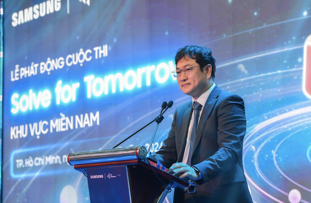 Ông Kim Yong Sup - Phó tổng giám đốc phụ trách đối ngoại Tổ hợp Samsung Việt Nam phát biểu tại sự kiện