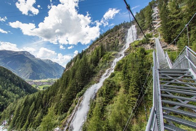 Chiêm ngưỡng 5 thác nước hùng vĩ tại Áo đẹp như tranh vẽ- Ảnh 3.