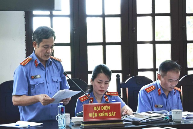Cựu Bí thư Lào Cai Nguyễn Văn Vịnh bị đề nghị 5 - 6 năm tù- Ảnh 4.