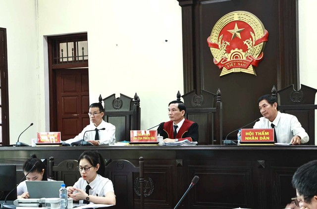 Cựu Bí thư Lào Cai Nguyễn Văn Vịnh bị đề nghị 5 - 6 năm tù- Ảnh 3.