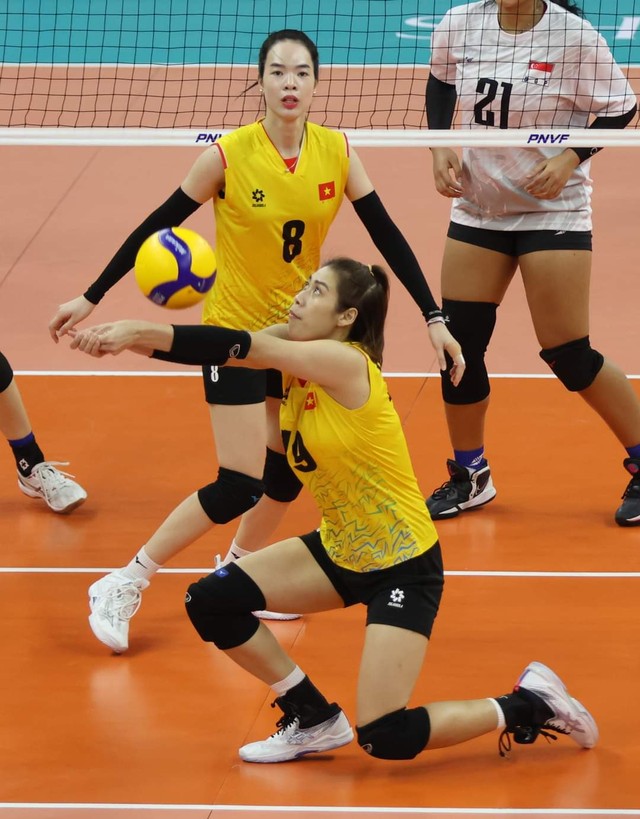 Đánh bại Singapore, bóng chuyền nữ Việt Nam tranh nhất bảng với Kazakhstan ở giải châu Á- Ảnh 4.