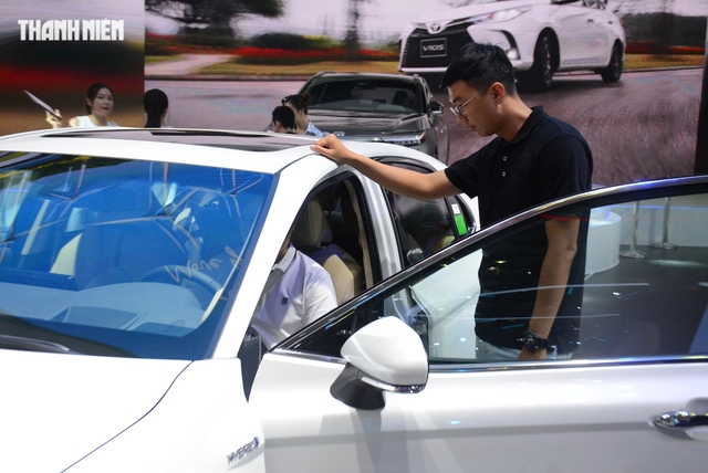 Tồn kho, khó bán nhiều mẫu ô tô tại Việt Nam giảm giá cả trăm triệu đồng- Ảnh 1.