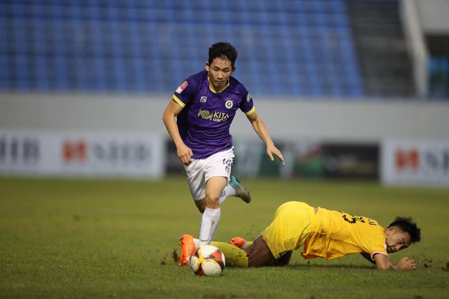 V-League: CLB Hà Nội trở lại cuộc đua vô địch, HAGL vẫn nguy cơ phải đá play-off- Ảnh 3.