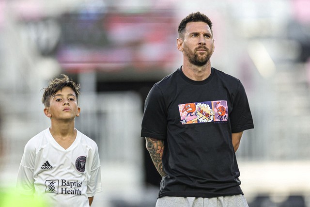 Messi và Suarez gây sốt khi đi xem các con trai thi đấu tranh giải quốc tế- Ảnh 2.