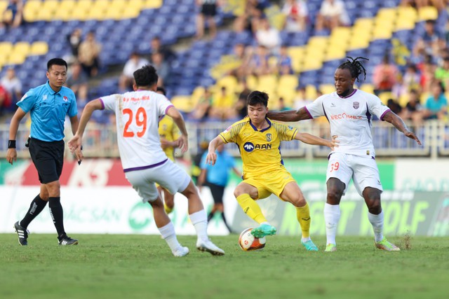 Bảng xếp hạng vòng 21 V-League mới nhất: CLB Nam Định bứt phá về đích, Khánh Hòa khó cứu- Ảnh 2.