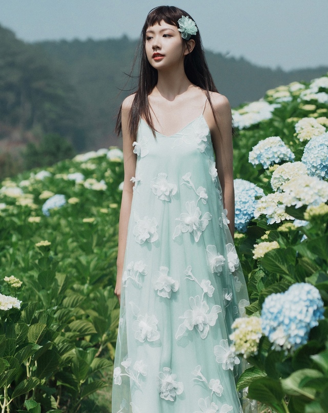 Những mẫu váy maxi được ưa chuộng nhất mùa hè 2024- Ảnh 1.