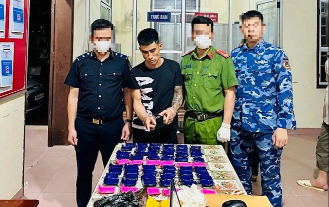 Quảng Bình: Vừa mãn án tù, lại bị bắt vì mua bán 12.000 viên ma túy- Ảnh 1.