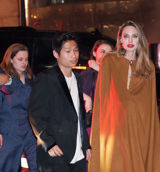 Con gái của Angelina Jolie - Brad Pitt bỏ họ cha- Ảnh 3.