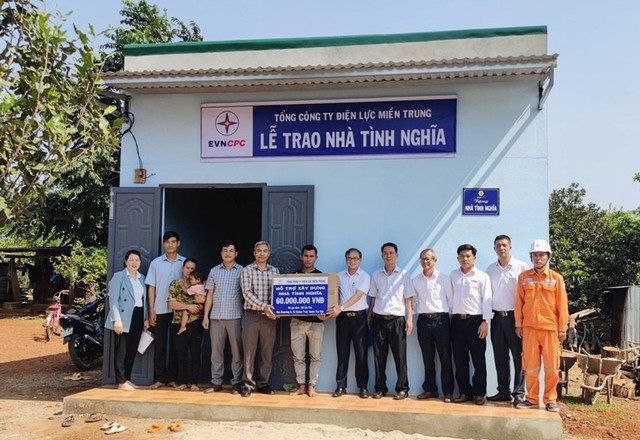 Công ty Điện lực Đắk Nông hỗ trợ xây nhà tình nghĩa cho gia đình khó khăn- Ảnh 1.