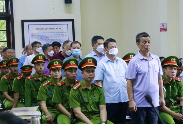 Cựu Bí thư Lào Cai Nguyễn Văn Vịnh bị tuyên 5 năm 6 tháng tù- Ảnh 2.