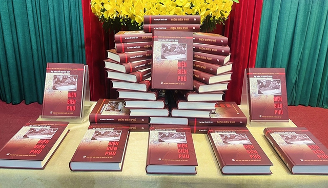 Cuốn sách Điện Biên Phủ của Đại tướng Võ Nguyên Giáp được xuất bản lần thứ 9