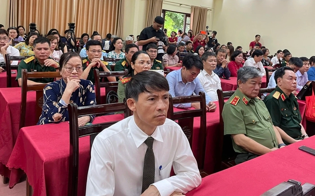 Các đại biểu tham dự lễ ra mắt cuốn sách Điện Biên Phủ của Đại tướng Võ Nguyên Giáp