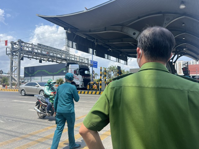 Công an phong tỏa hiện trường, điều tra nguyên nhân vụ tai nạn