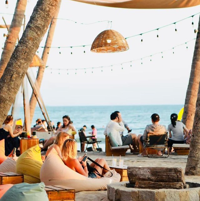 'Cool down' the summer with beautiful sea view cafes in Mui Ne