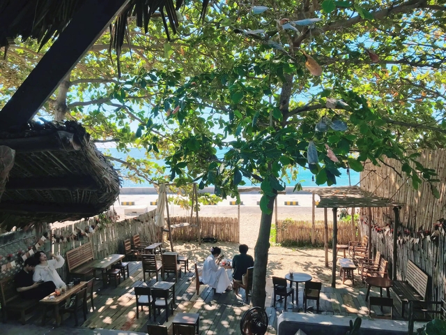 'Giải nhiệt' mùa hè cùng với các quán cà phê view biển tuyệt đẹp tại Mũi Né- Ảnh 4.
