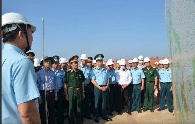 Đoàn công tác của Bộ Quốc phòng kiểm tra dự án sân bay Phan Thiết, ngày 14.3.2023