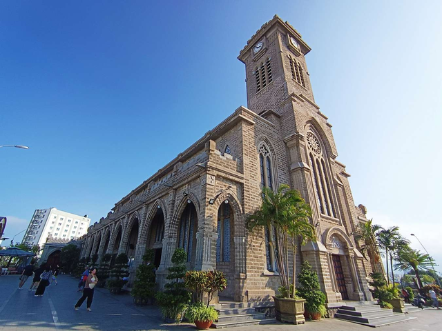 Các nhà thờ có kiến trúc đẹp, nổi tiếng tại Việt Nam- Ảnh 2.