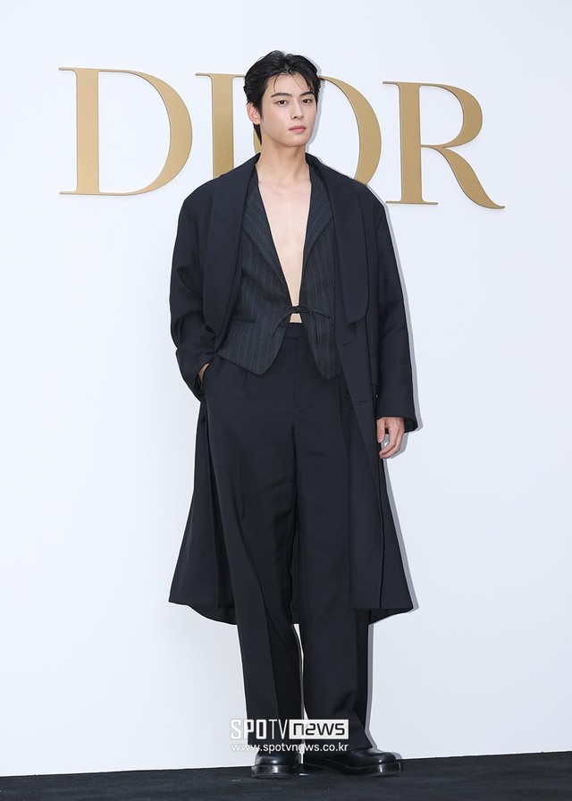 Han So Hee và Jung Hae In lấn át dàn sao tại thảm đỏ Dior- Ảnh 9.