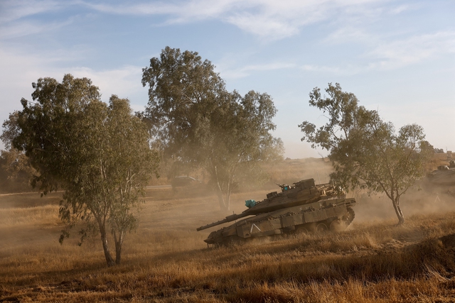 Hôm 2.5, xe tăng Israel di chuyển gần biên giới với Gaza