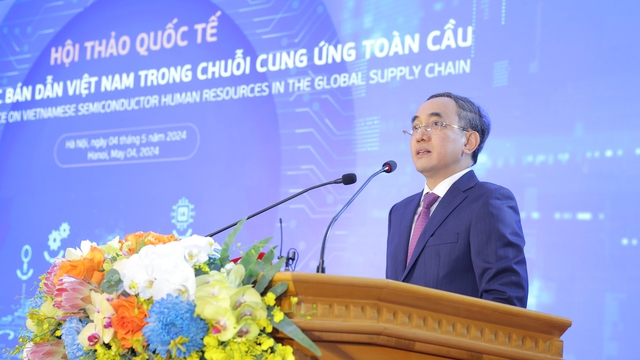 Ông Hồ Xuân Năng, Chủ tịch tập đoàn Phenikaa, cam kết đồng hành cùng Chính phủ phát triển nguồn nhân lực chất lượng cao phục vụ công nghiệp bán dẫn