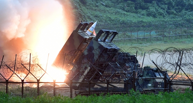 Chiến sự Ukraine ngày 801: Nga hủy diệt tên lửa tầm xa ATACMS, xe tăng Abrams- Ảnh 1.