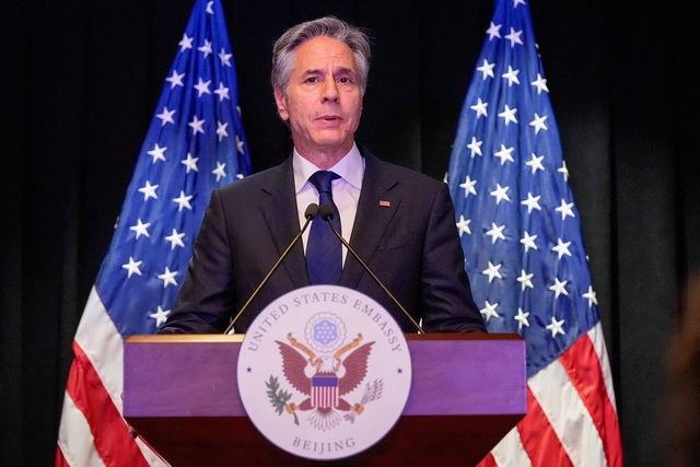 Ngoại trưởng Mỹ Antony Blinken phát biểu trong cuộc họp báo tại Đại sứ quán Mỹ ở Bắc Kinh ngày 26.4