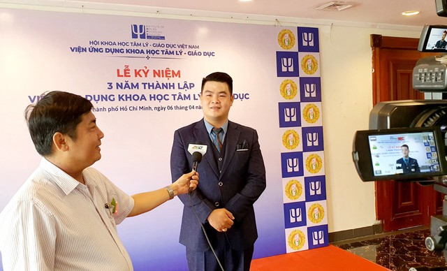 Thạc sĩ, bác sĩ Phạm Văn Giào, Viện trưởng Viện Ứng dụng khoa học tâm lý - giáo dục trong một lần trả lời phỏng vấn