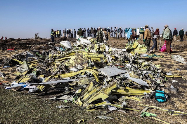 Máy bay Boeing 737 Max của hãng hàng không Ethiopian Airlines rơi gần Bishoftu, một thị trấn bên ngoài Addis Ababa, Ethiopia, ngày 11.3.2019. Toàn bộ 157 hành khách trên máy bay đều thiệt mạng