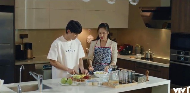 Trong phim Hành trình công lý, Thái Vũ đóng vai con trai của nữ chính Hồng Diễm