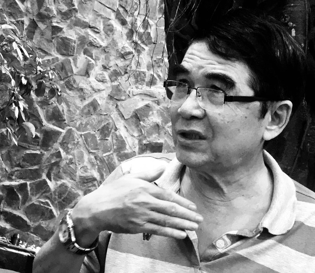 Lưu Đình Triều là hội viên Hội Nhà văn TP.HCM và là một nhà báo kỳ cựu