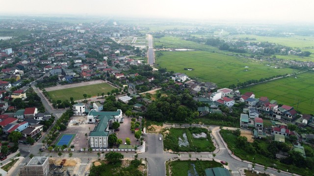 Đường Lê Duẩn kéo dài chưa thể thông tuyến do còn khoảng hơn 200 m chưa giải phóng mặt bằng được