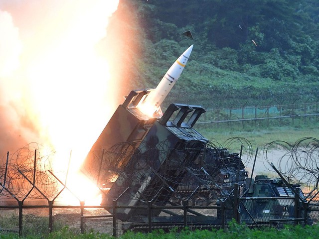 Tên lửa ATACMS được phóng trong một cuộc tập trận chung Mỹ-Hàn Quốc