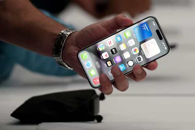 Doanh số iPhone 15 Pro Max đứng đầu trong quý 1 năm 2024