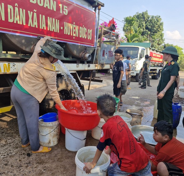 Người dân thôn Đức Hưng, xã Ia Nan, H.Đức Cơ (Gia Lai) được cấp nước sạch hàng ngày