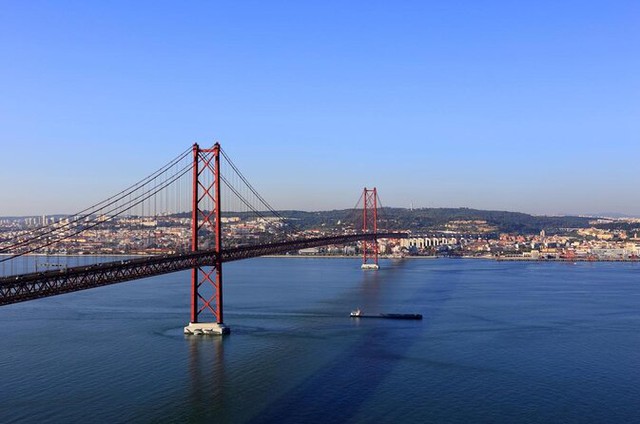'Check in' ngay những cây cầu biểu tượng tại Bồ Đào Nha nếu có dịp đến đây- Ảnh 2.