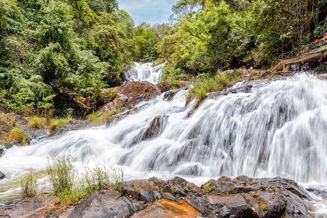 Những thác nước mát rượi, tuyệt đẹp tại Lâm Đồng- Ảnh 2.