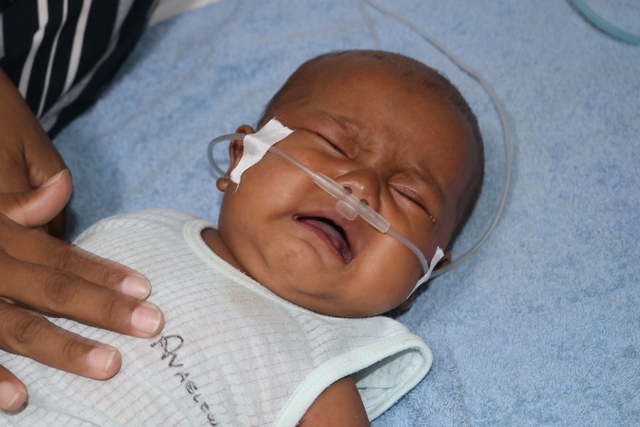 'Con muốn sống': Xin cứu mắt còn lại của bé gái Ba Na 7 tháng tuổi- Ảnh 1.