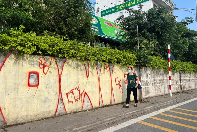 Hiện trạng hạng mục đê bê tông cốt thép, hè, đường, thoát nước, cây xanh... trên đường Âu Cơ do Tập đoàn Thuận An thực hiện