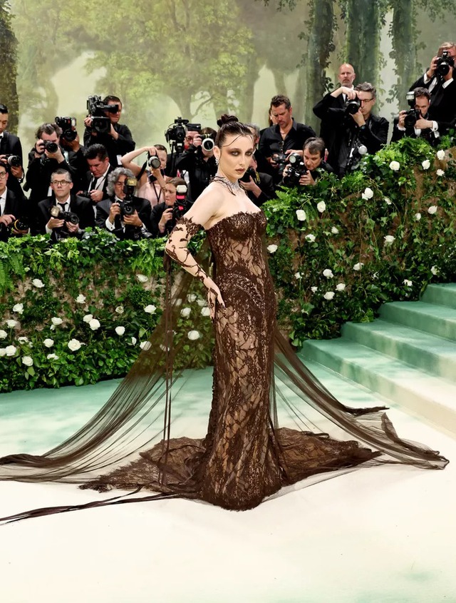 'Điểm danh' những mẫu váy không đụng hàng của loạt ngôi sao tại Met Gala 2024- Ảnh 10.