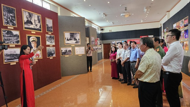 Vĩnh Long triển lãm 70 năm chiến thắng lịch sử Điện Biên Phủ- Ảnh 2.
